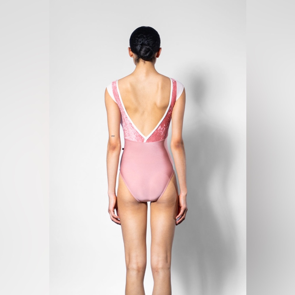 SOLD: Yumiko Contrast Alicia | Crushed Velvet - Romance | Medium - Picture 7 of 10
